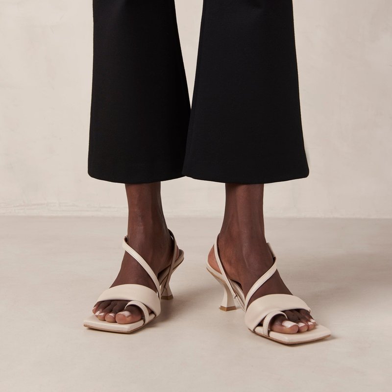 Alohas Asymmetric Straps Cream Leather Sandals In White
