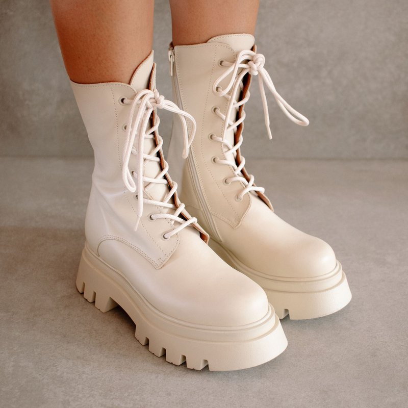 Shop Alohas Globetrotter Boot In White