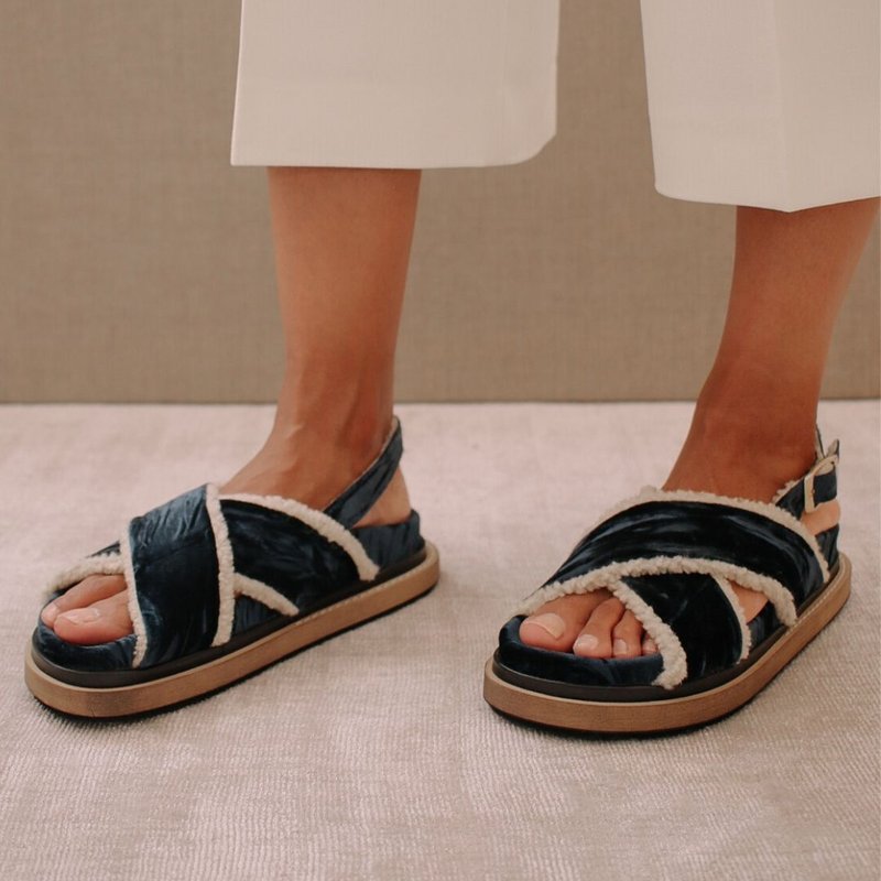 Alohas Marshmallow Blue Velvet Sandals