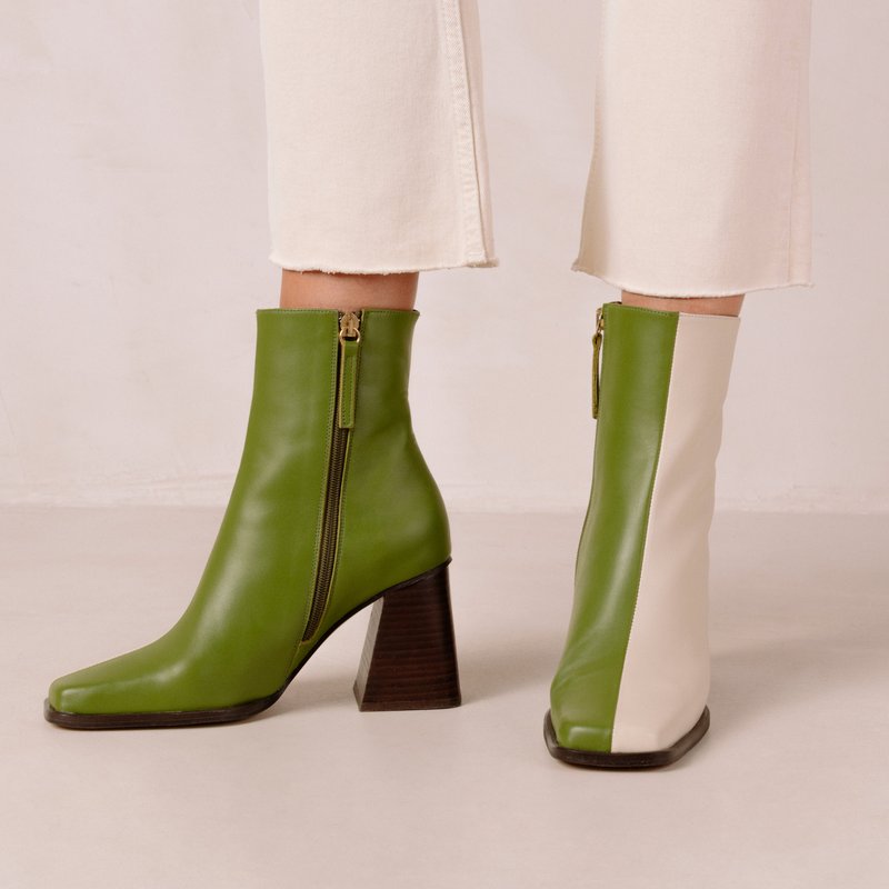 Alohas South Bicolor Boots In Green