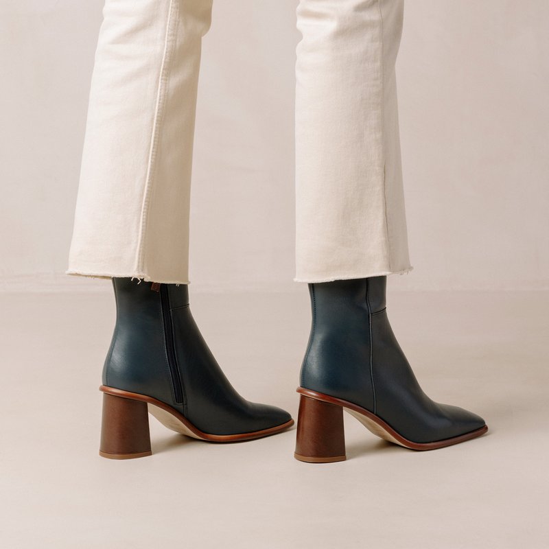 Alohas West Leather Boots In Blue