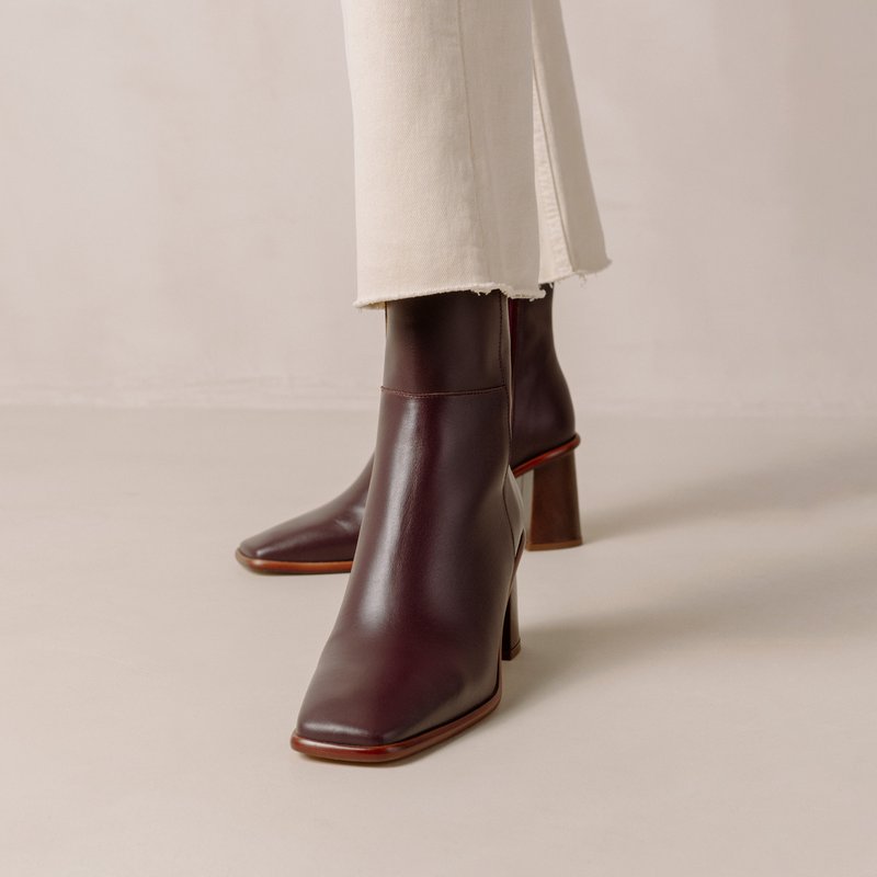 Alohas West Leather Boots In Red