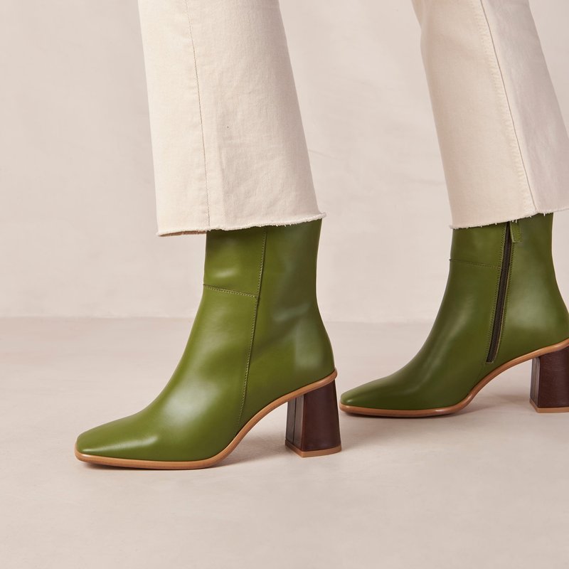 Alohas West Vintage Evergreen Leather Ankle Boots In Green