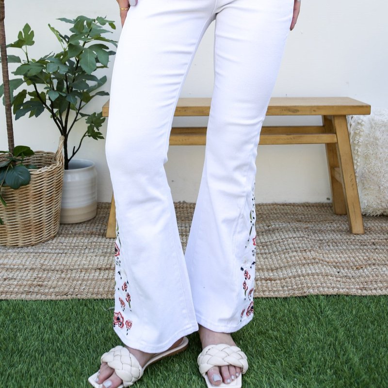 Anna-kaci Floral Daisy Embroidered Mid Rise Bell Bottom Flare Frayed Hem Jeans In White
