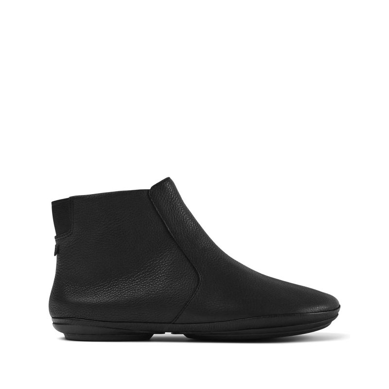 Camper Right Ankle Boot In Black