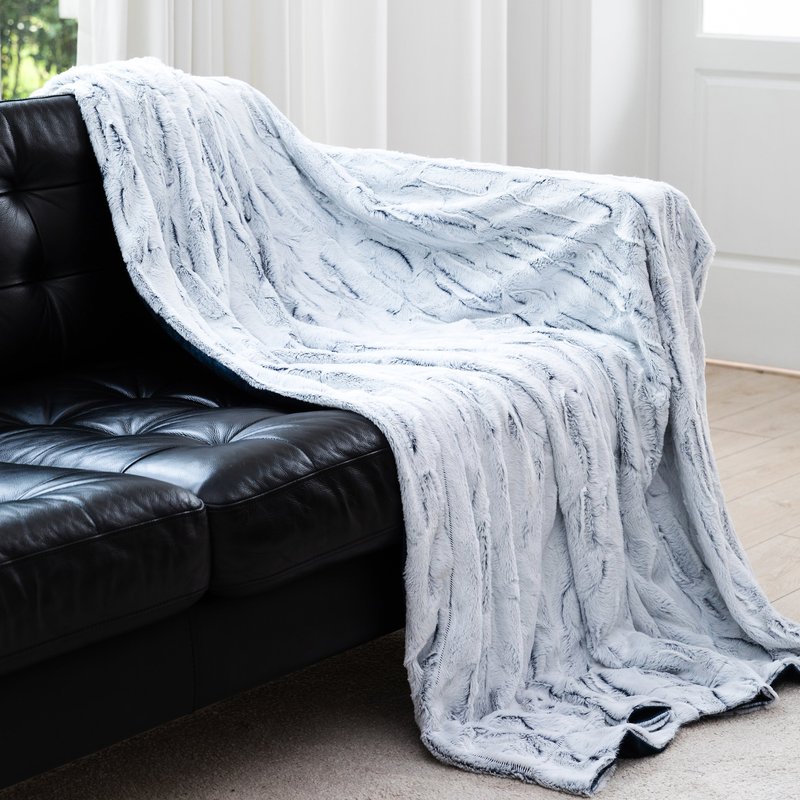 Cheer Collection Embossed Faux Fur Throw Blanket In Blue