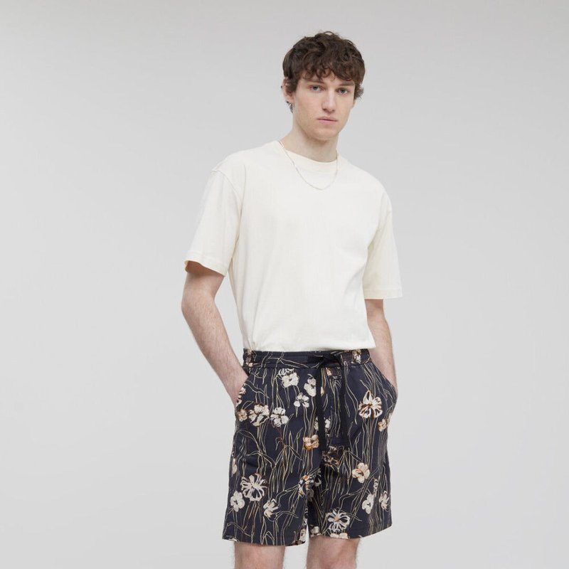 Closed Shorts With Flower Print In Black