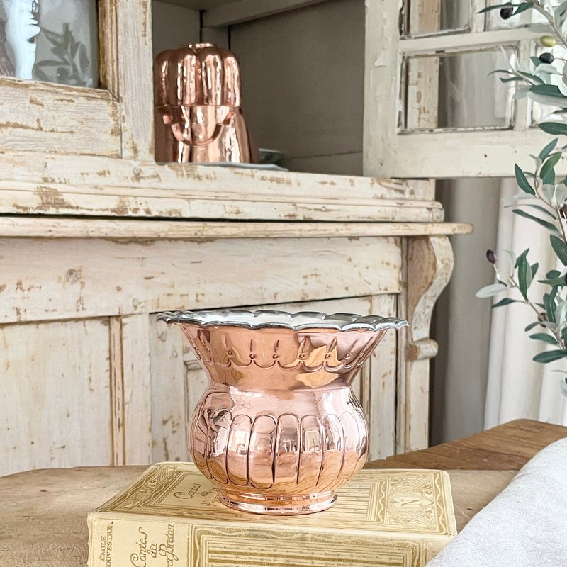 Coppermill Kitchen Vintage French Inspired Peach Sangria Candle In Pink
