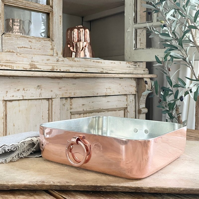 Coppermill Kitchen Vintage Inspired Baking Pan In Pink