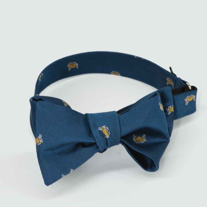 Curated Basics Crab Bow Tie In Blue