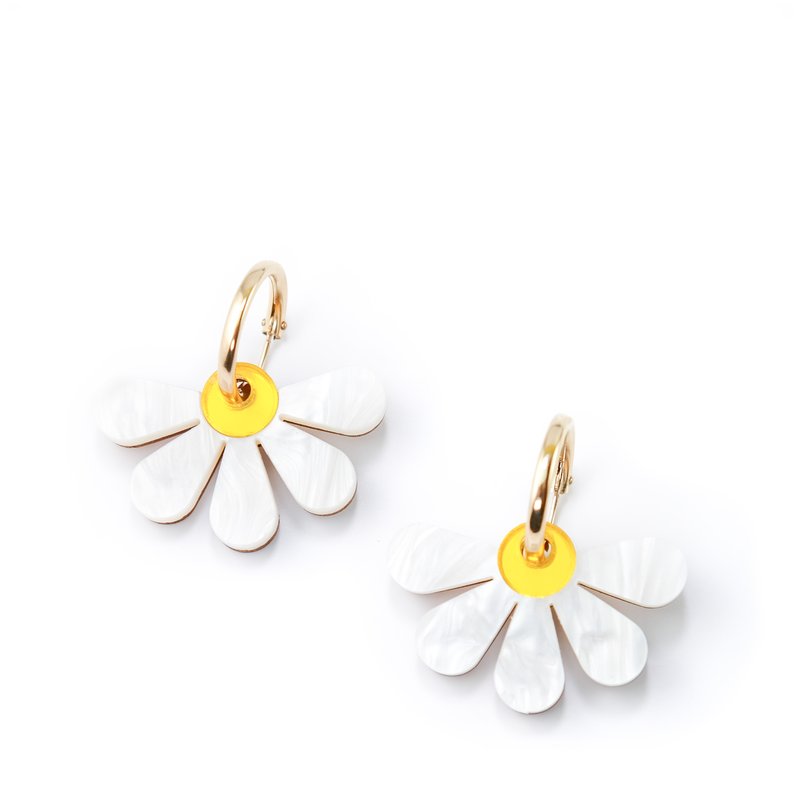 Shop By Chavelli Daisy Earrings In Marbled White