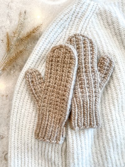 DeRoucheau Knitwear The Oxford Mittens - Sand product