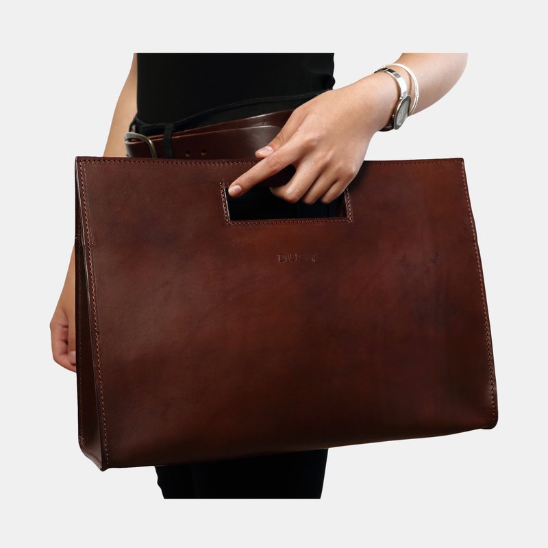 Shop The Dust Company Mod 113 Tote In Cuoio Havana In Brown