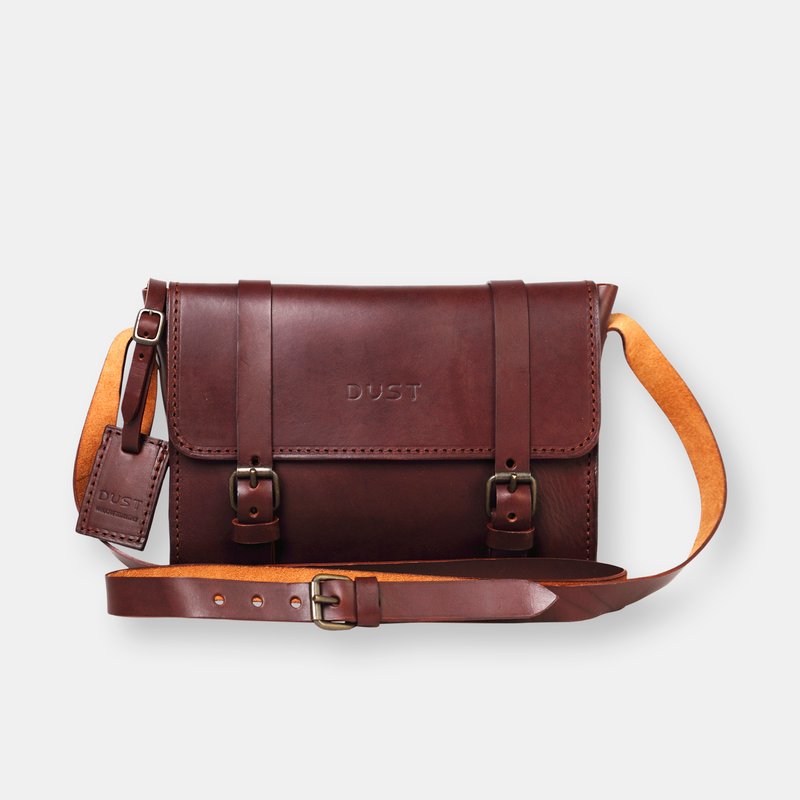 Shop The Dust Company Mod 134 Messenger Bag In Cuoio Havana In Brown