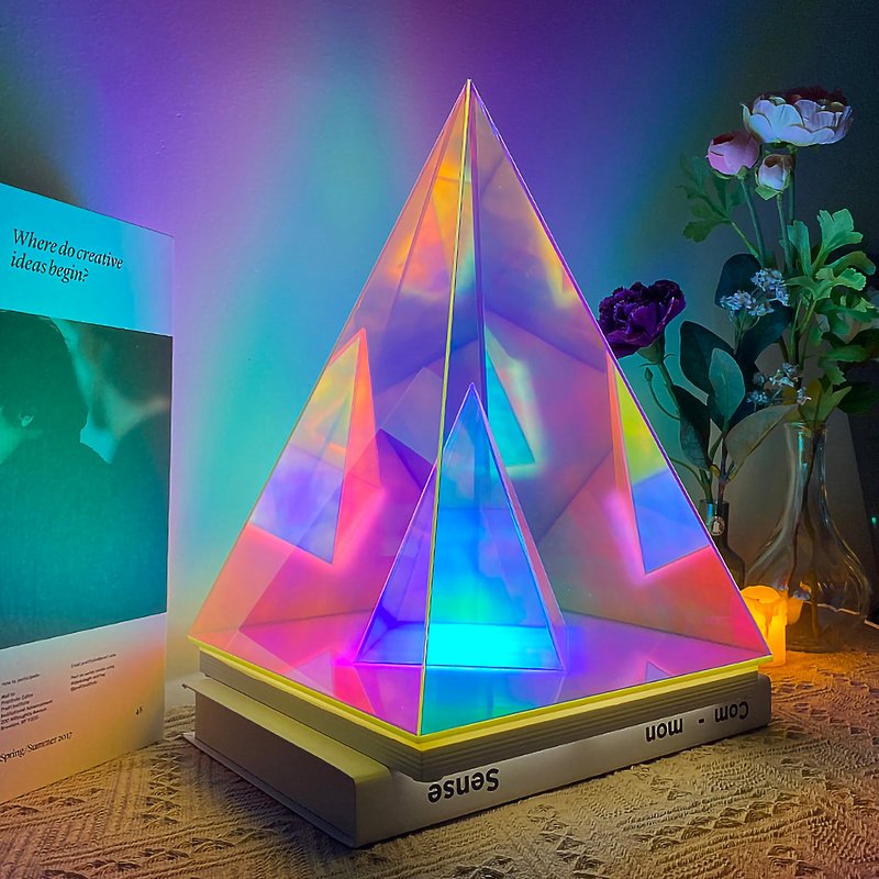 Ep Light Infinity Pyramid Table Lamp