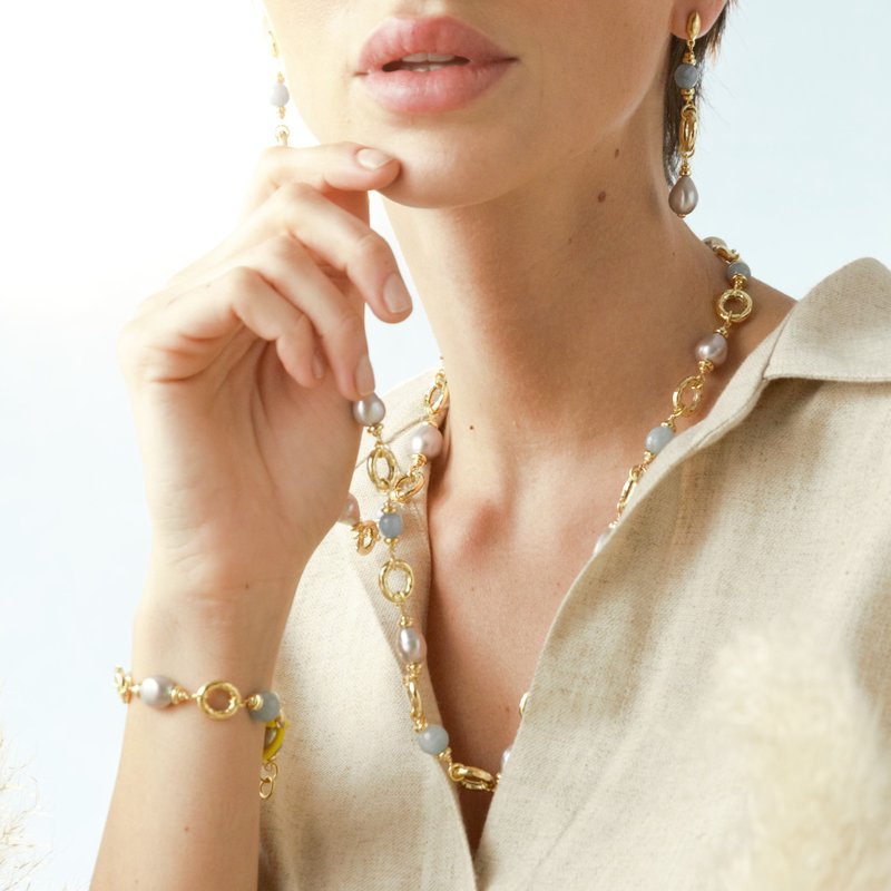 Shop Etrusca Gioielli Drop Earrings With Pearls And Quartz In Yellow