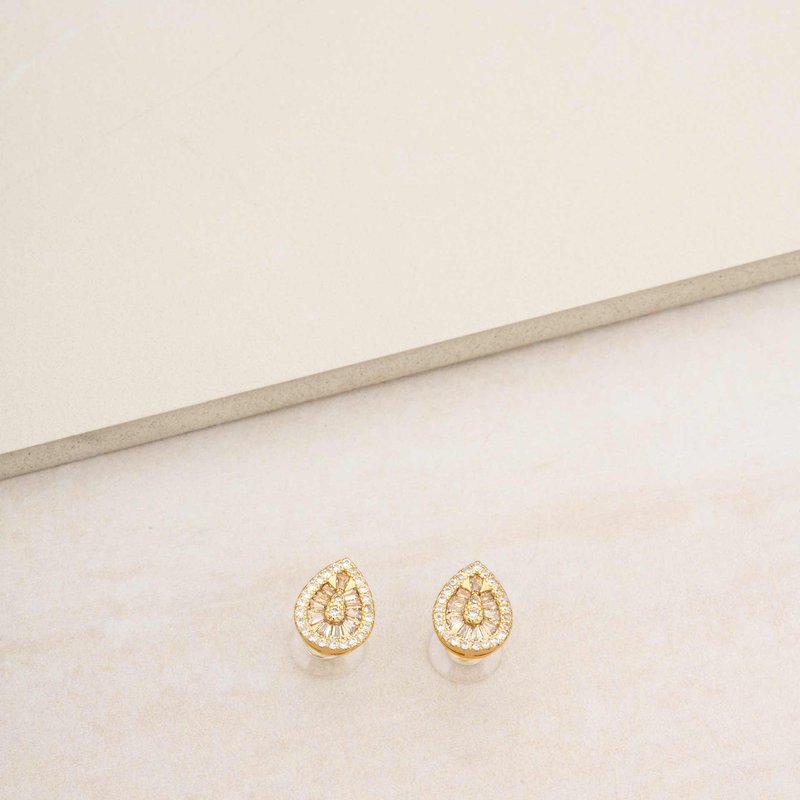 Shop Ettika Sparklette 18k Gold Plated Stud Earrings