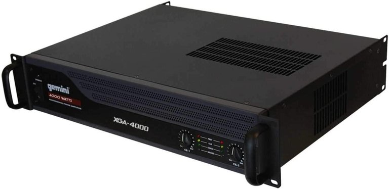 XGA-4000 Professional Power Amplifier, 4000 Watt Instant Peak Power - Black