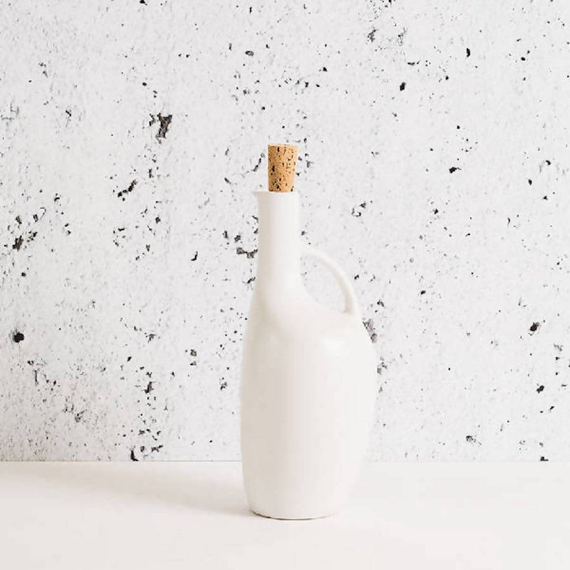 Gharyan Stoneware Stoneware Olive Oil Bottle | Canard 34oz In White