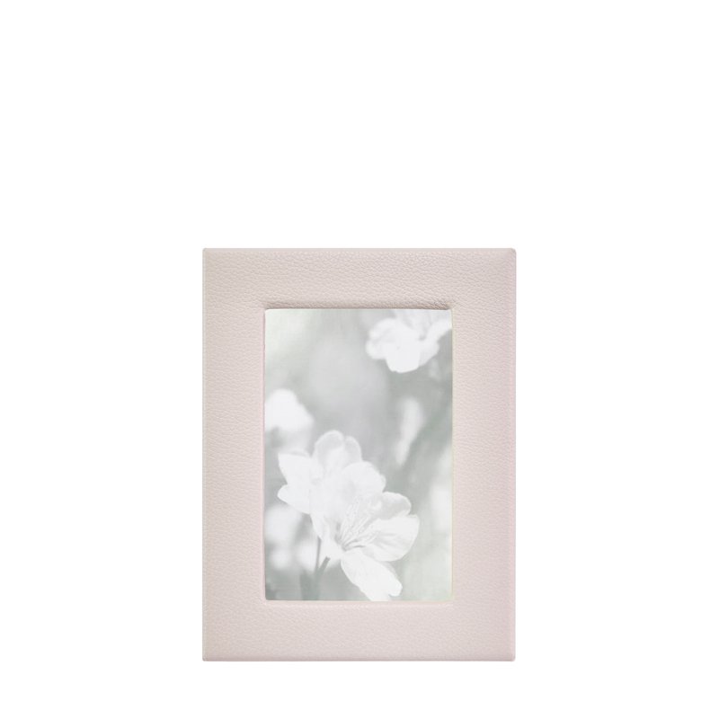 Graphic Image 4" X 6" Leather Studio Frame In Pink