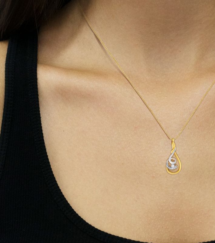 Shop Haus Of Brilliance 14k Two-tone Gold Round Cut Diamond Double Burst Pendant Necklace In Yellow