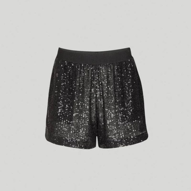 In The Mood For Love Cash Solid Short In Black