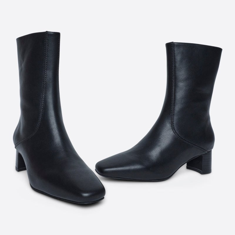 Intentionally Blank Kisskiss Black Sole Heeled Boot