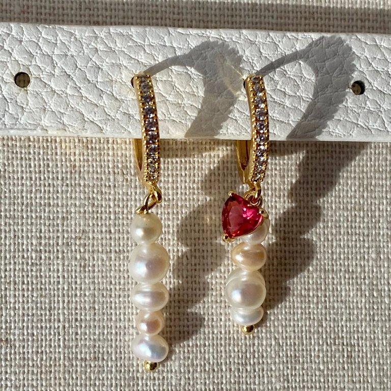 Aka Earrings - Gold/Pearl