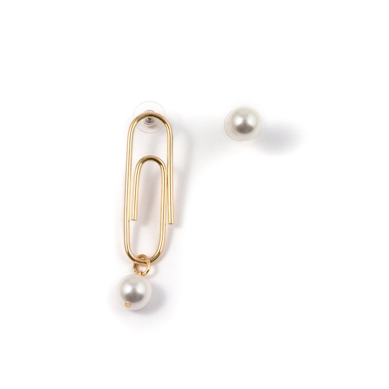 Joomi Lim Asymmetrical Pearl & Giant Paperclip Earrings In Gold