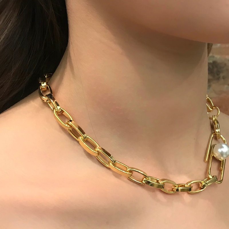 Shop Joomi Lim Chain Necklace W/ Giant Paperclip & Pearl In Gold