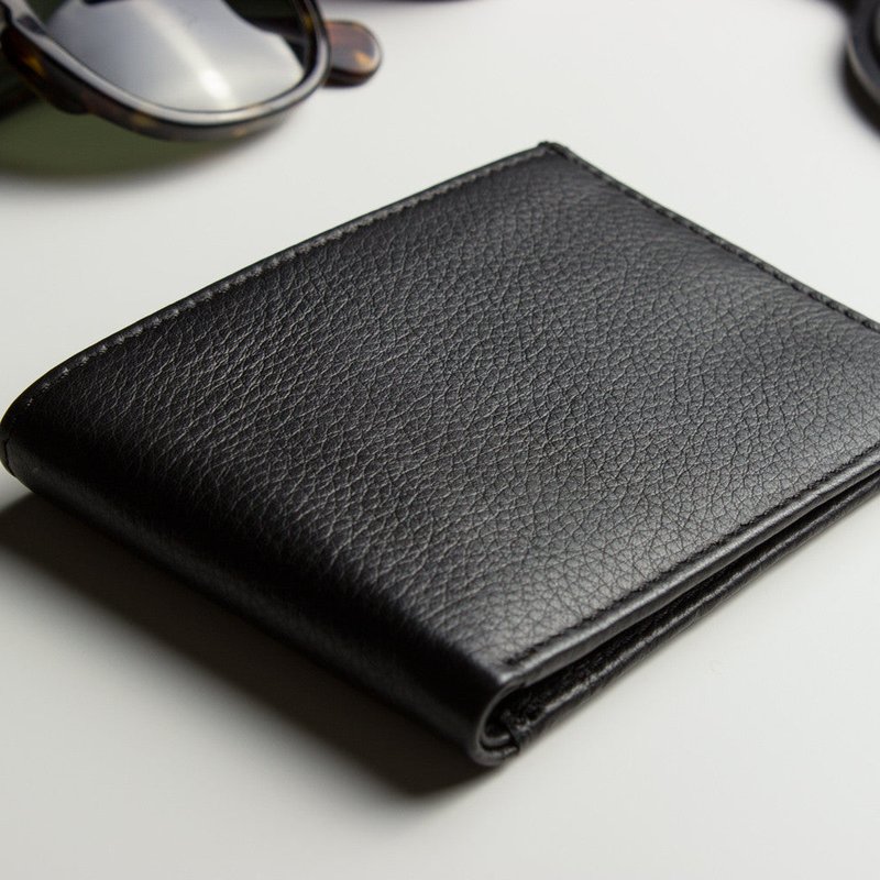 Kiko Leather Classic Bifold Wallet In Black