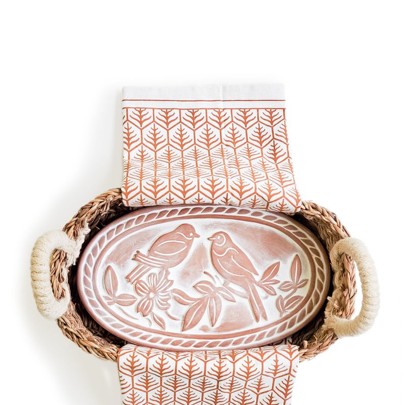 Korissa Bread Warmer & Basket Gift Set With Tea Towel In Brown