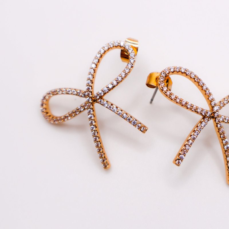 Le Réussi Golden Bow Tie Sparkle Earrings