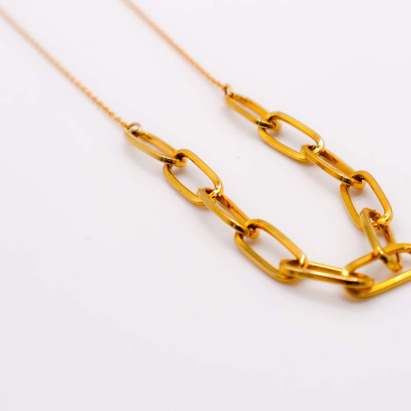 Le Réussi Golden Elegance Chain Necklace