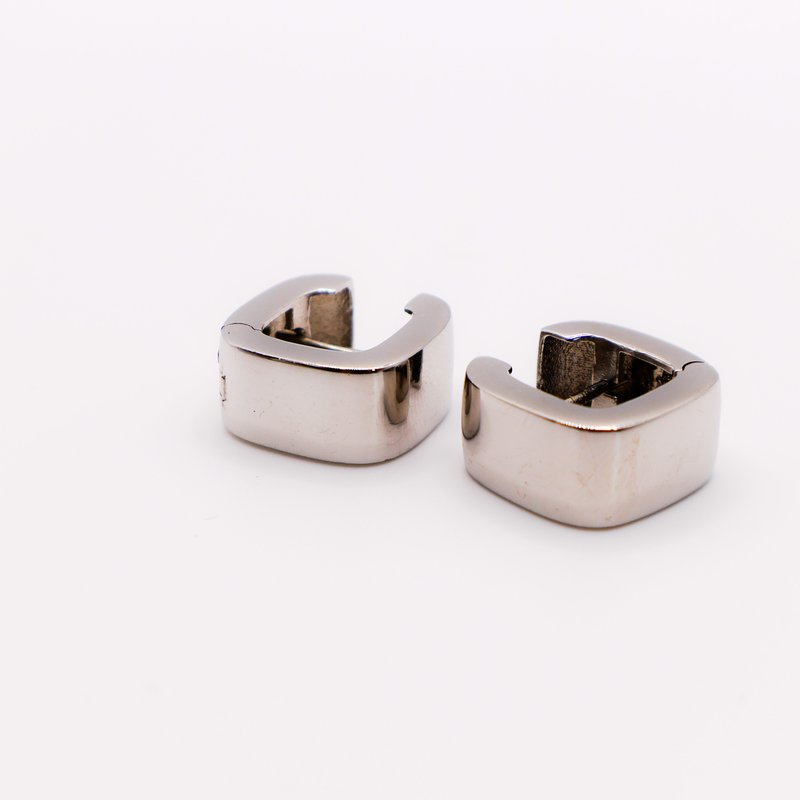 Le Réussi Italian Sterling Silver Square Hoop Earrings In Gray