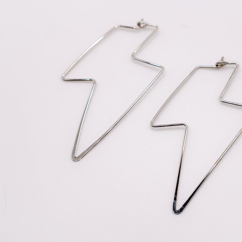 Le Réussi Silver Lightning Bolt Earrings In Metallic