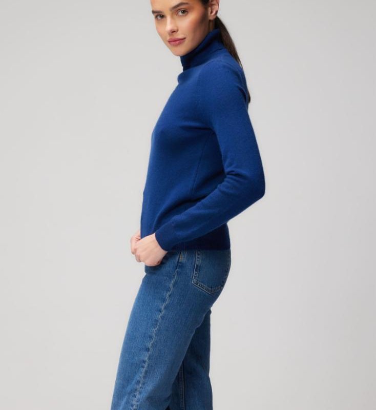 Majestic Cashmere Long Sleeve Turtleneck Sweater In Blue