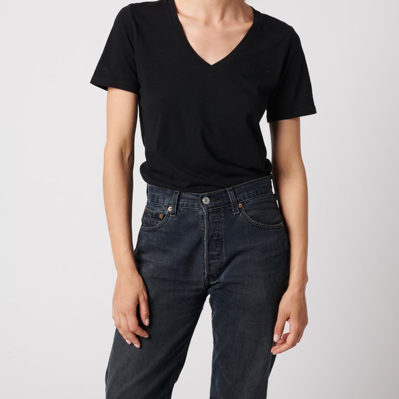 Majestic Cotton Silk Touch Short Sleeve V-neck In Black