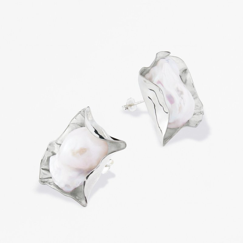 Shop Ming Yu Wang Sirene Earrings In Grey