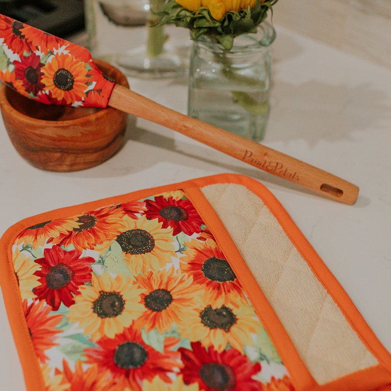 Paint&petals Sunflower Pot Holder In Orange