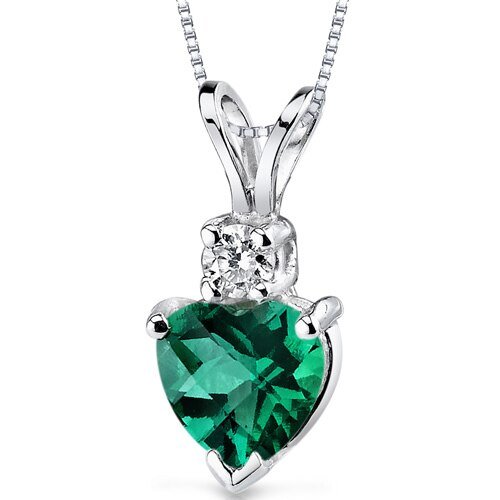 Peora Emerald Pendant Necklace 14 Karat White Gold Heart 0.74 Carats In Green