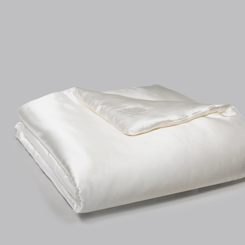 Perle Silk All Season Silk Shell Comforter In White
