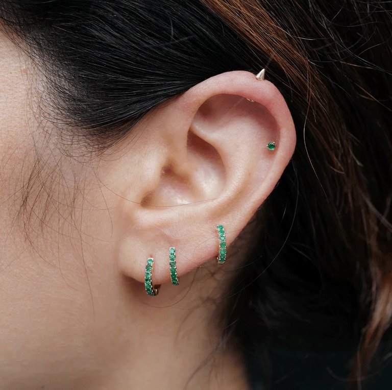 Petite Emerald Threaded Flat Back Earring | .40GMS .06CT | Single