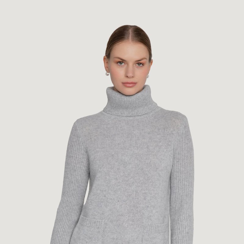 Quinn Double Pocket Cashmere Turtleneck Sweater In Grey