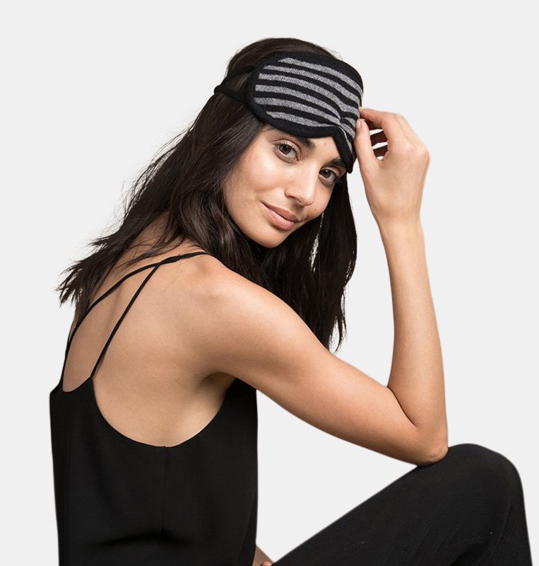 Quinn Lights Out Cashmere Eye Mask In Black
