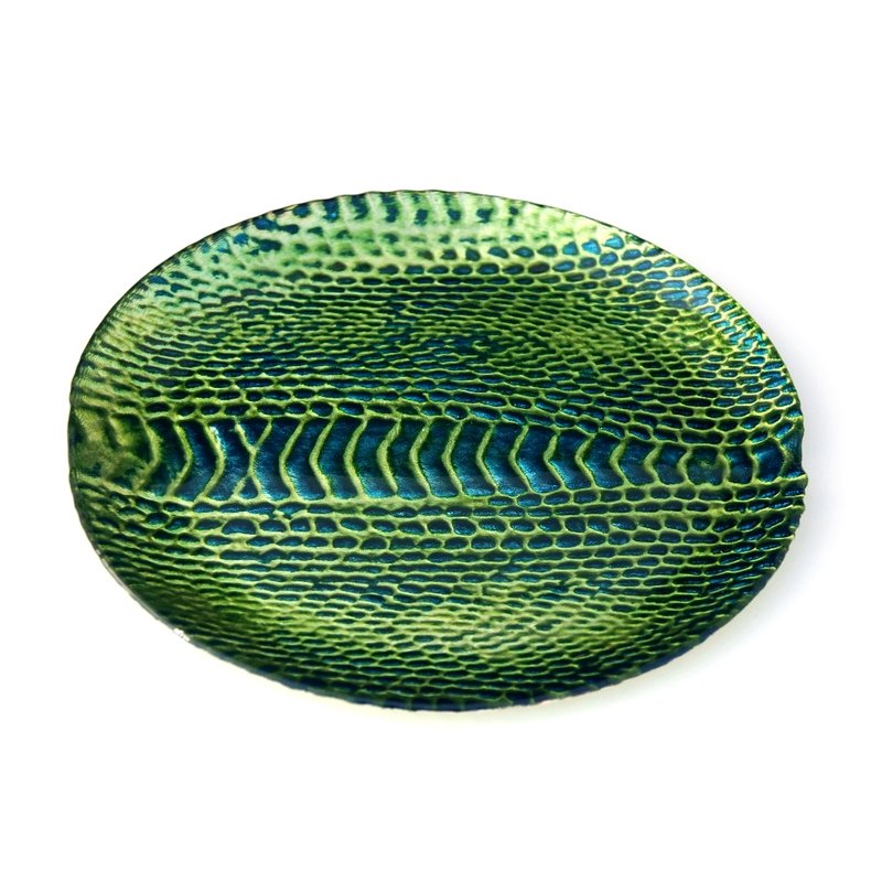 Shop Red Pomegranate Collection Snakeskin Set/4 9" Gilded Glass Side Plates In Green