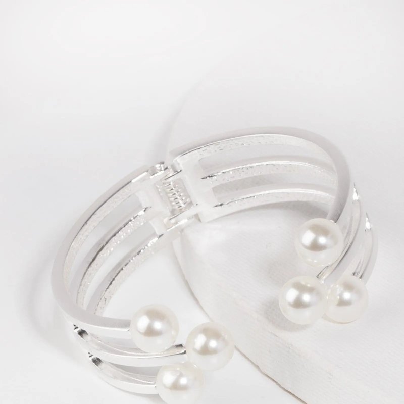 Saachi Style 6 Pearl Cuff Bracelet In Grey
