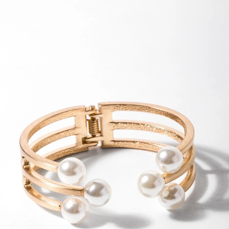 Saachi Style 6 Pearl Cuff Bracelet In Gold
