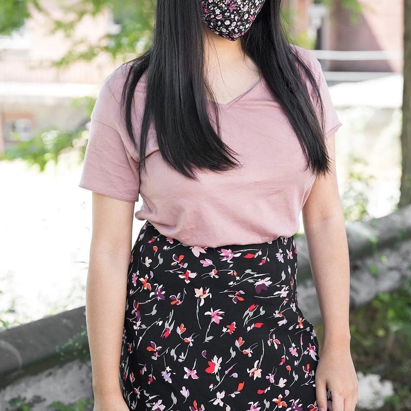 Saachi Style Adjustable Floral Face Mask With Two Pm2.5 Filters In Black