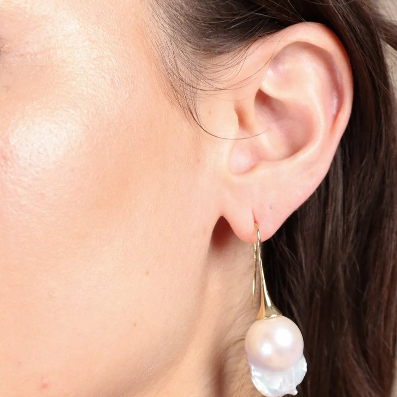 Saachi Style Baroque Drop Earring In White